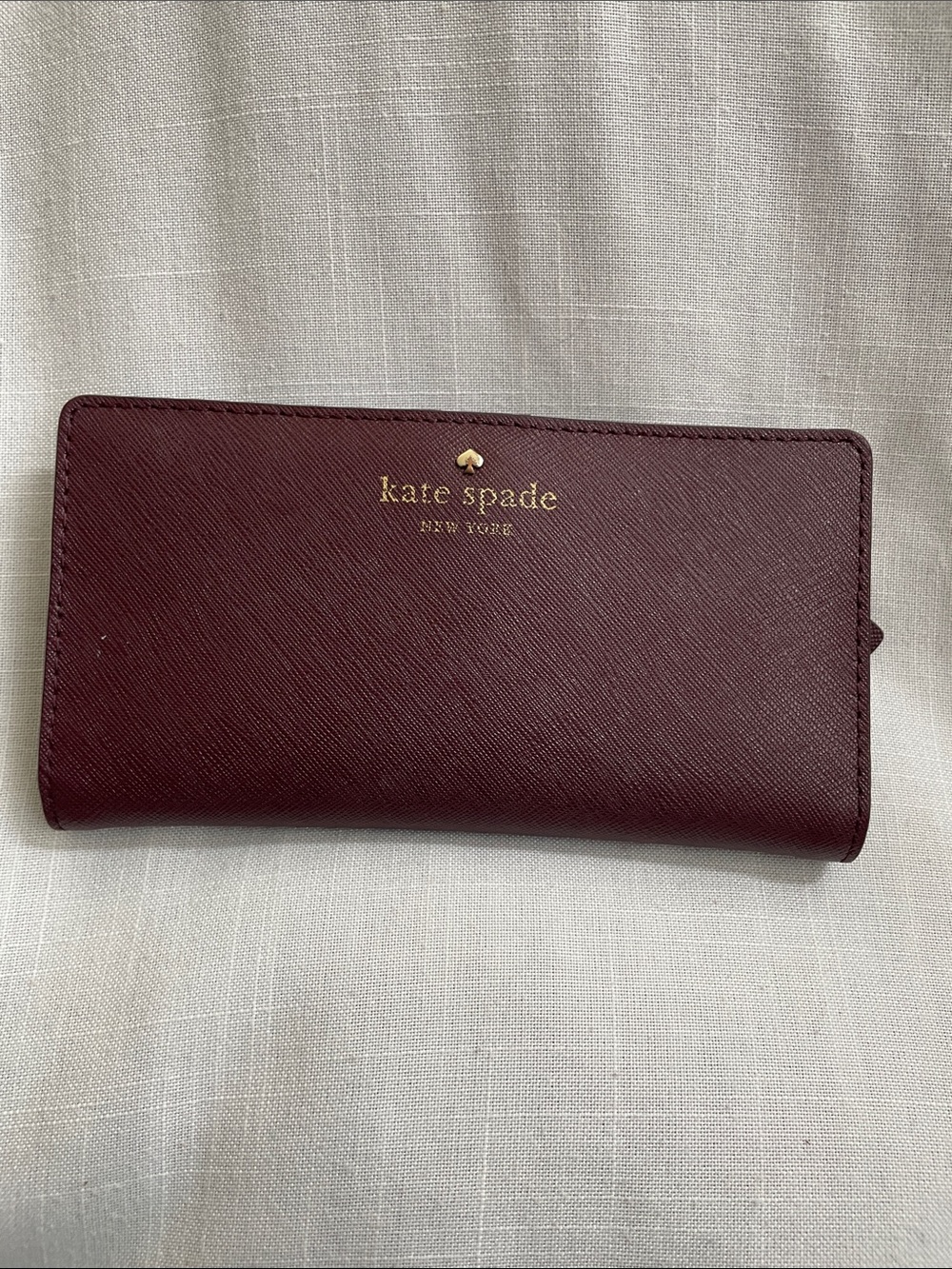 kate spade Burgundy Saffiano Zip Wallet with Gold Logo EUC